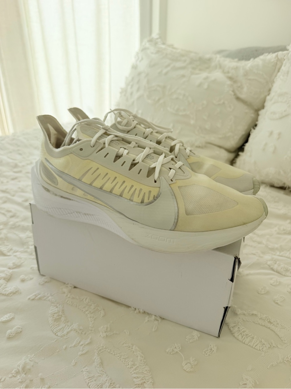 Nike Zoom Gravity Running Sneakers